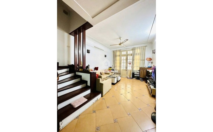 BÁN NHÀ TỨ LIÊN, TÂY HỒ. 60M2 4 TẦNG MT 5M GIÁ 15 TỶ- NGÕ THÔNG -OTO NHÀ DÂN XÂY CHẮC CHẮN VÔ CÙNG.